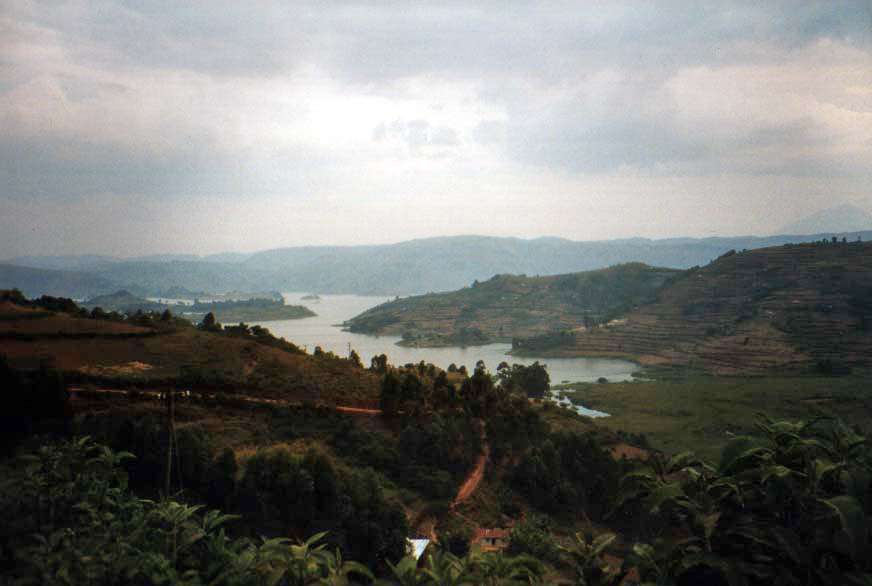 Lake Bunyonyi Tour